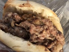 牛肉烧饼-老西关黄老太牛肉烧饼