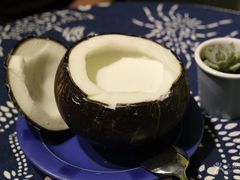 -志龙皇冠吃货椰子铺