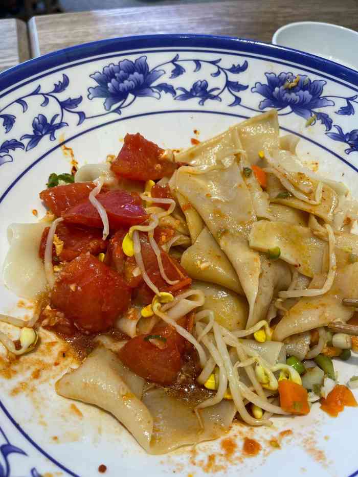 陕味食族油泼面(宋家庄店)-"「招牌油泼bb面」个人感觉外卖应该是比店