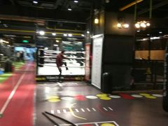 -VLines耀能运动24小时·月付制健身(京广桥店)