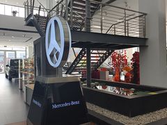 -上海冠松上汽大众4S店