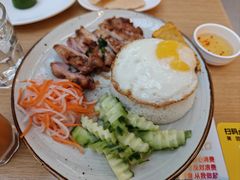 -瑞虹新天地月亮湾