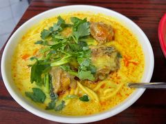 椰汁咖哩雞麵-成群小食店