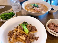 牛肉老友干拌粉-漆黑觉米粉(三里屯店)