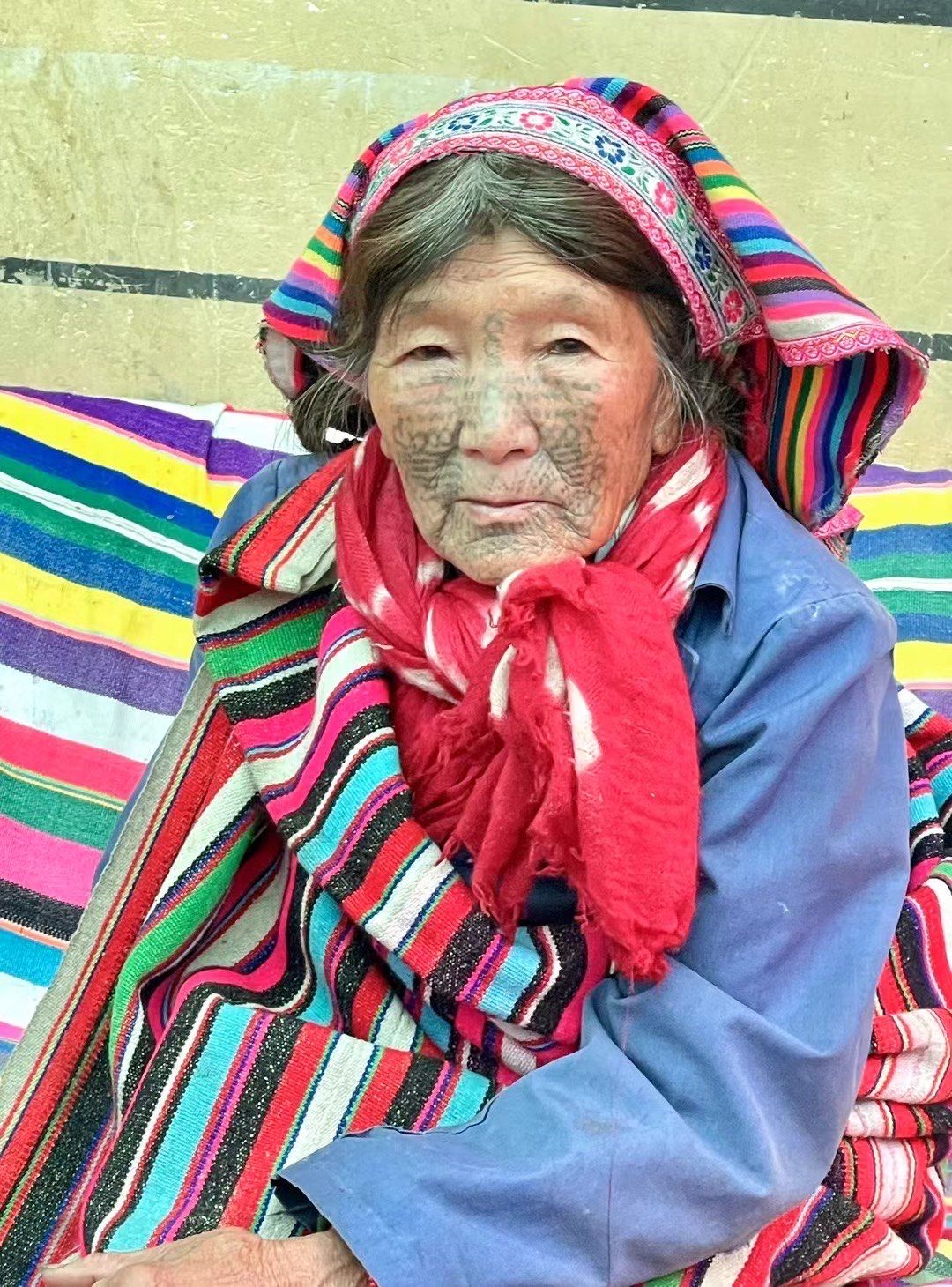 独龙族纹面女
