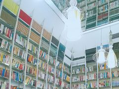 -钟书阁(松江泰晤士小镇店)