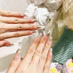-花岐款式专研健康美甲沙龙