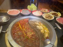 -沸炉重庆老火锅(军事博物馆店)