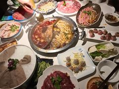 -茅草房·河畔园林火锅