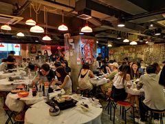 大堂-鲜入围煮花胶鸡海鲜火锅