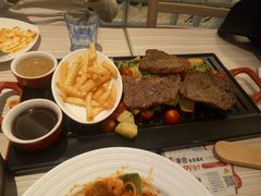 -必胜客(东大桥店)