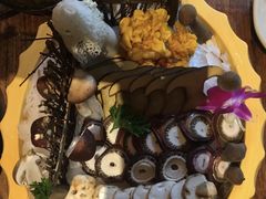 -老牌坊云南鱼豆花火锅(爱建店)