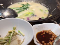 -陈大锅·岳阳鱼馆·地道岳阳菜(美食街店)