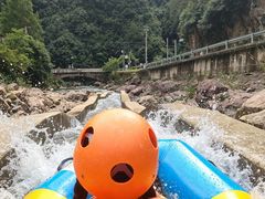 -安吉龙王山峡谷漂流