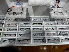 -MiRi眼镜·蔡司·星趣控·尼康控优点视觉合作店(南京东路店)