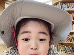 -漕河泾街道图书馆(漕河泾社区文化活动中心店)