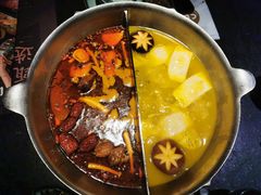 鸳鸯锅-湊湊火锅·茶憩(新中关购物中心店)