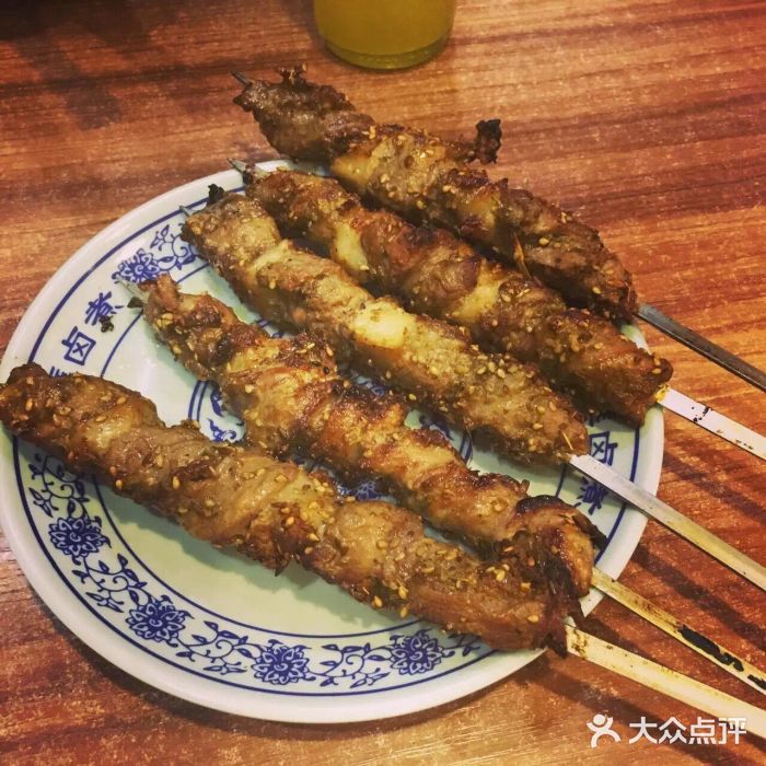 门框胡同百年卤煮(新街口店)老北京羊肉串图片