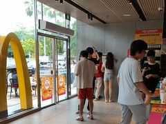 -麦当劳(中二横路店)