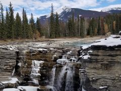 -阿萨巴斯卡瀑布观景点