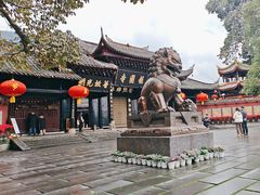 -峨眉山报国寺