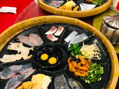 -老国贸云南传统过桥米线(滇池店)