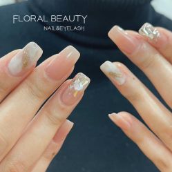 -济南花里美甲美睫