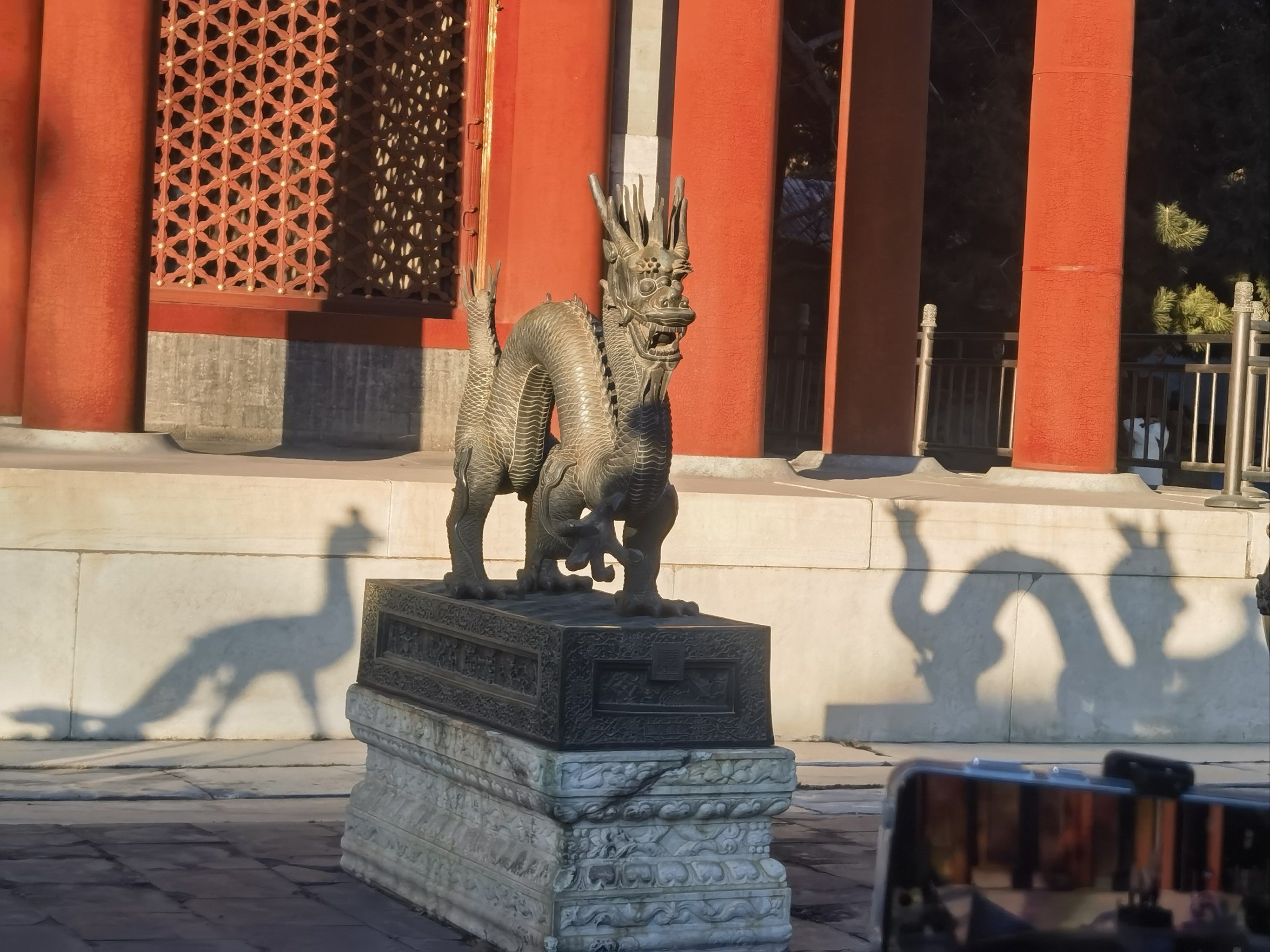颐和园仁寿殿龙凤呈祥光影