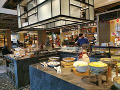 自助取餐区-金海湾自助餐厅(金陵饭店)