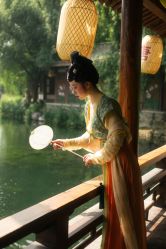 -虞美人汉服摄影