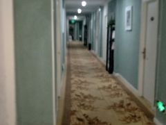 -五号文艺酒店(拙政园苏博地铁站店)
