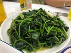 -丹水桥地锅鱼·翘嘴鲌·地方特色全鱼宴(丹江口大坝店)