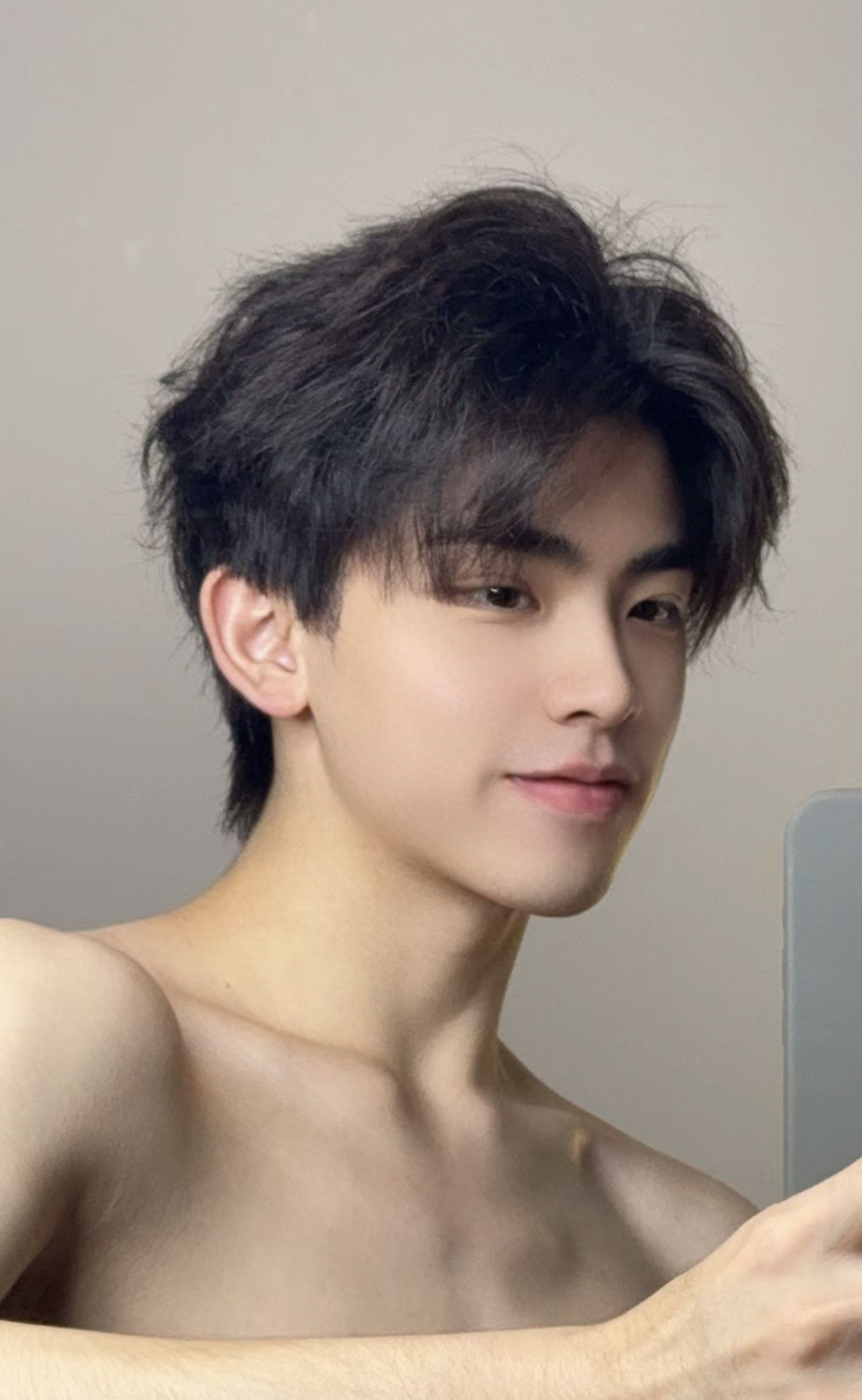 中分发型超帅气