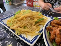 -八两八金·莱芜特色炒鸡(市南漳浦路店)