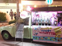 -席娜卡琳火车铁道夜市