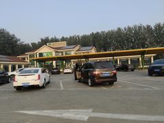 -窦店服务区-停车场