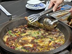 -秦巴石锅鱼