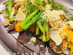 香煎蘑菇蔬菜沙拉-théATRE茶聚场·餐厅(环球金融中心店)