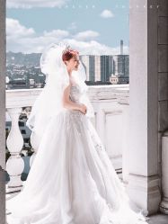 -现代经典婚纱摄影