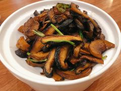 橄榄油炒蘑菇-晋家门(弘阳广场店)