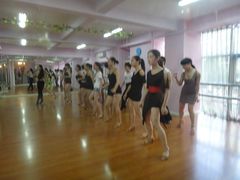 上课-雅米拉艺术中心(少儿舞蹈培训)