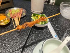 -何妹湿辣牛肉·粤式烧烤砂煲(桂雅路店)