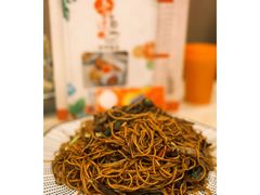 黑椒牛柳丝炒面（湿炒是炸面）-喜莲咖啡
