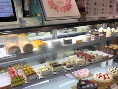 面包甜点陈列柜-匠造烘焙(上海湾店)