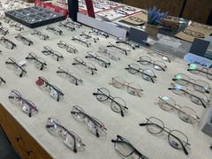 -罗伯特眼镜·蔡司官方授权(罗湖国贸店)