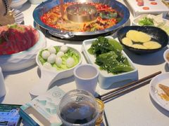 -茅草房·河畔园林火锅