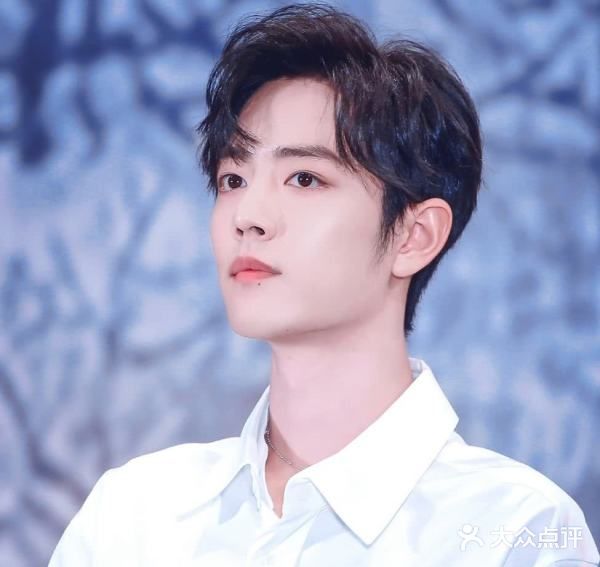 谁知粉丝们却仍然顶着“流量粉丝”的头衔到处惹火