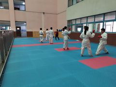 -上海市工商外国语学校