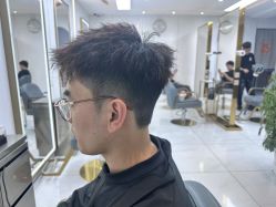 -阿三造型烫染•接发