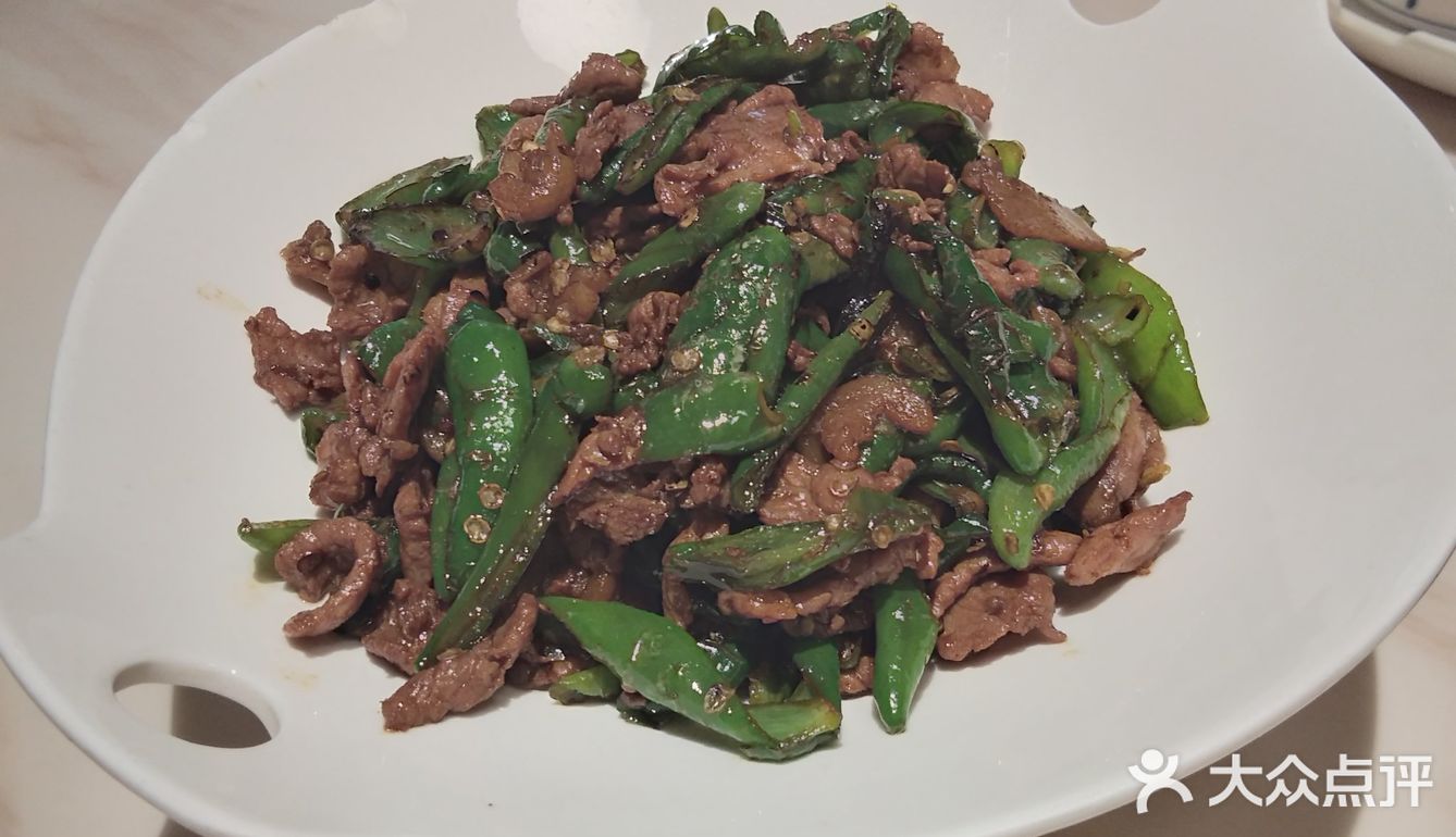 芋头份量比较小，味道还不错；辣椒炒肉偏辣，典型的湘菜